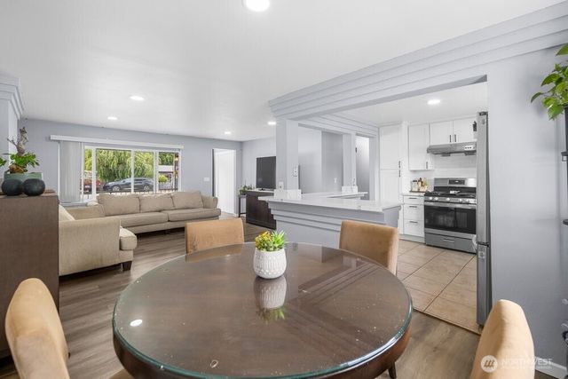 2406 NE 24th Street, Renton, WA 98056