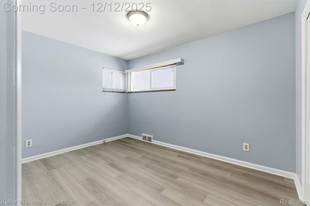 14221 W 10 Mile Road, Oak Park, MI 48237