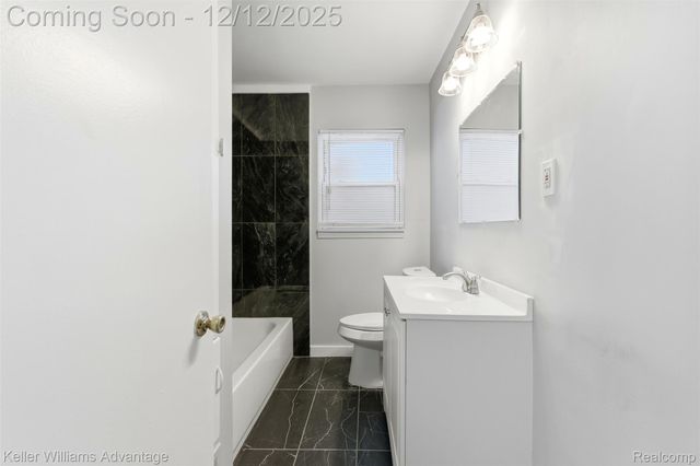 14221 W 10 Mile Road, Oak Park, MI 48237