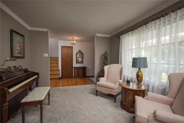 16516 E George Franklyn Drive, Independence, MO 64055