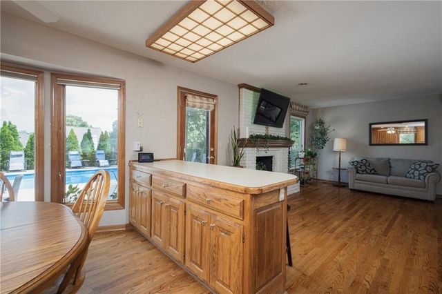 16516 E George Franklyn Drive, Independence, MO 64055