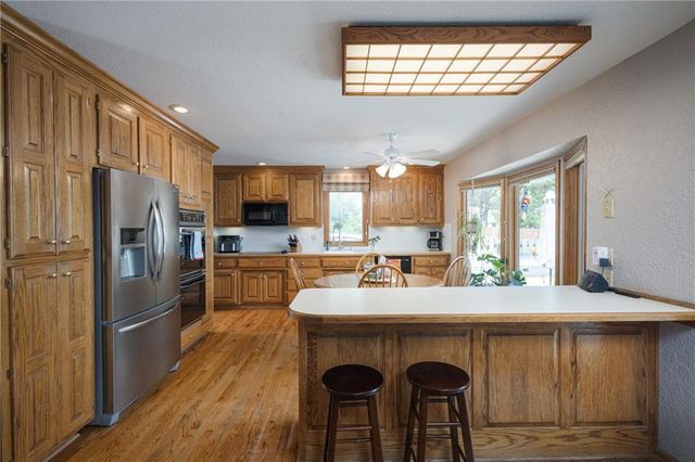 16516 E George Franklyn Drive, Independence, MO 64055