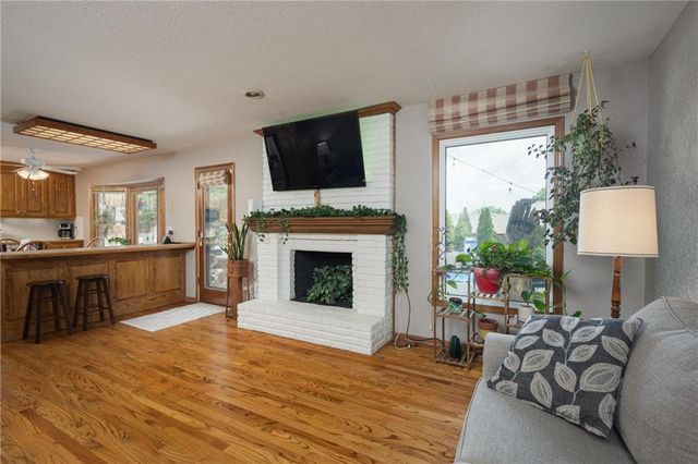 16516 E George Franklyn Drive, Independence, MO 64055