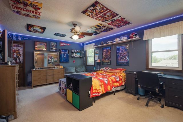 16516 E George Franklyn Drive, Independence, MO 64055