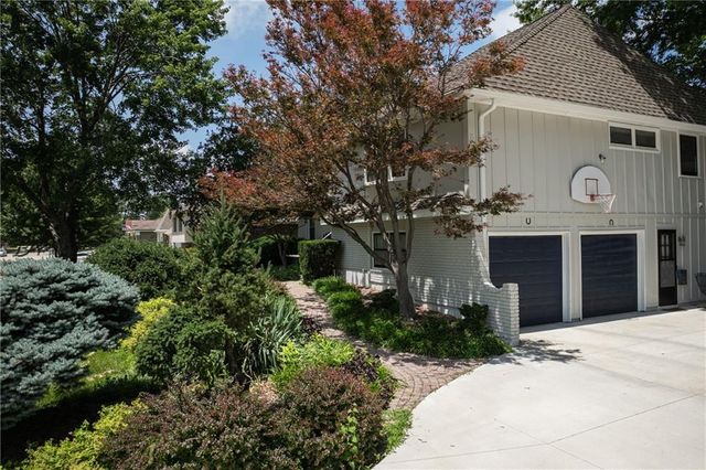 16516 E George Franklyn Drive, Independence, MO 64055