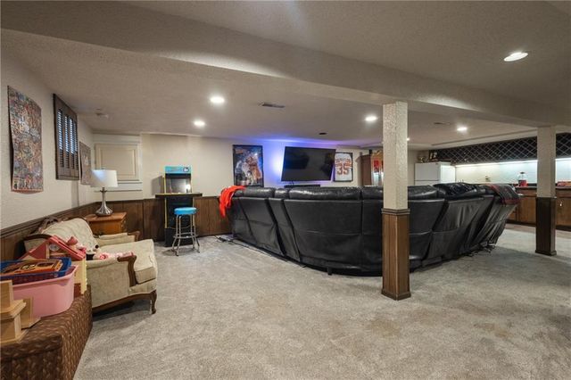 16516 E George Franklyn Drive, Independence, MO 64055