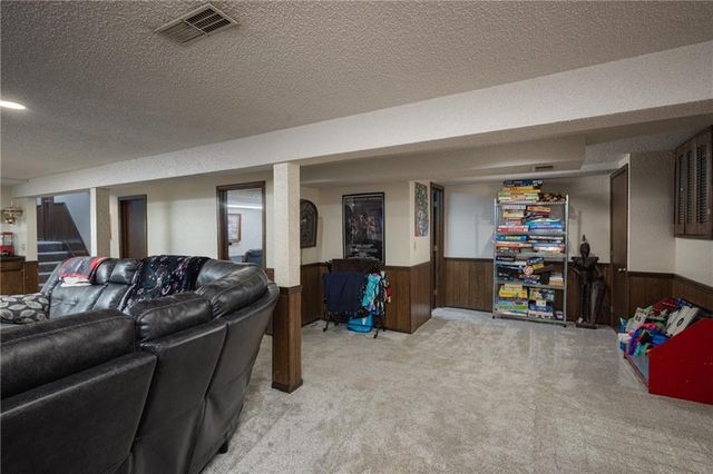 16516 E George Franklyn Drive, Independence, MO 64055