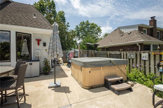 16516 E George Franklyn Drive, Independence, MO 64055