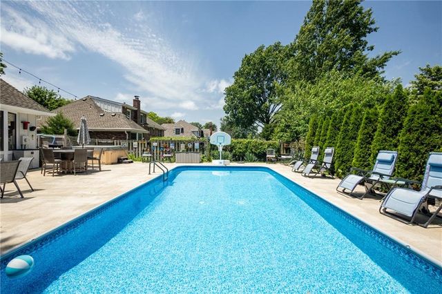 16516 E George Franklyn Drive, Independence, MO 64055