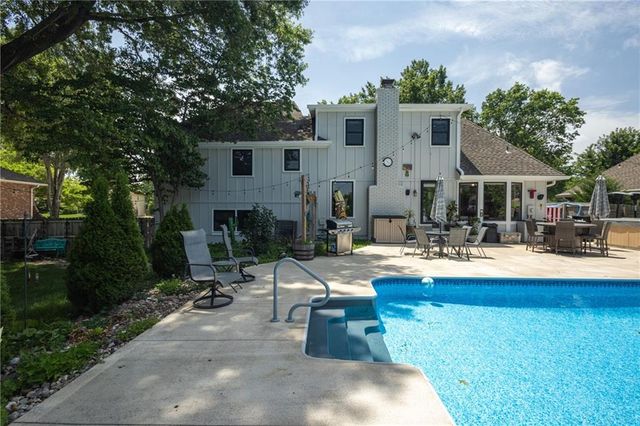16516 E George Franklyn Drive, Independence, MO 64055