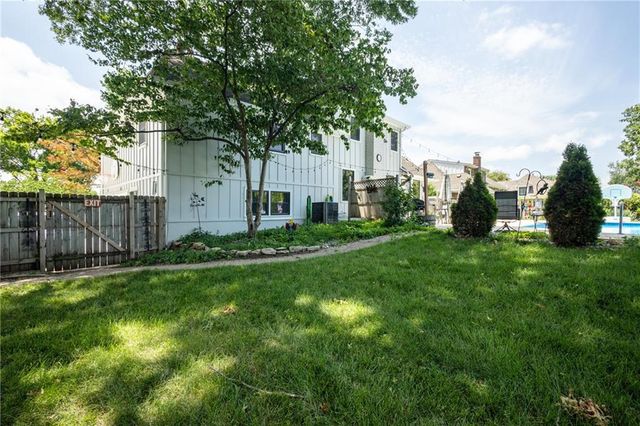 16516 E George Franklyn Drive, Independence, MO 64055