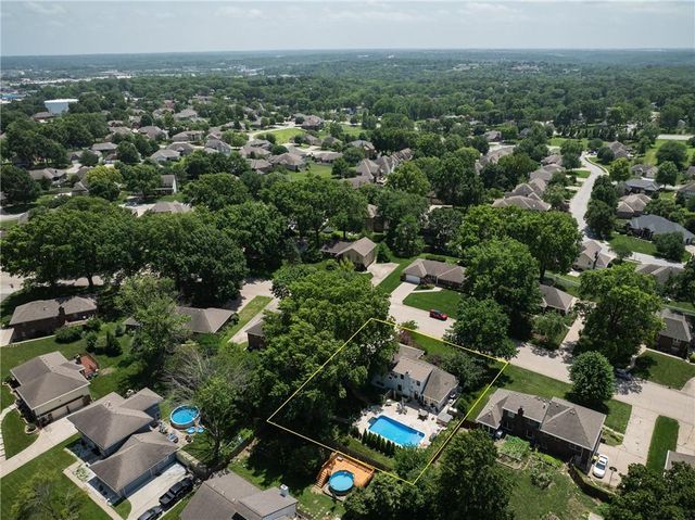 16516 E George Franklyn Drive, Independence, MO 64055