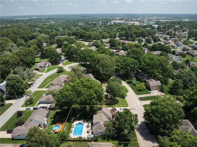 16516 E George Franklyn Drive, Independence, MO 64055