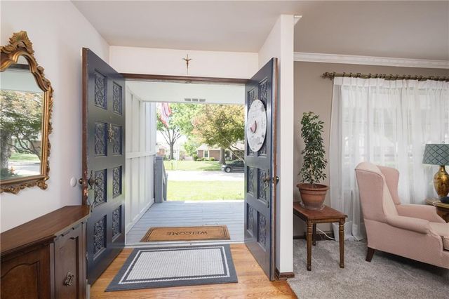 16516 E George Franklyn Drive, Independence, MO 64055