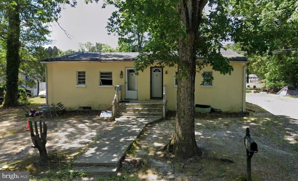 243 CAMDEN AVE, Atco, NJ 08004