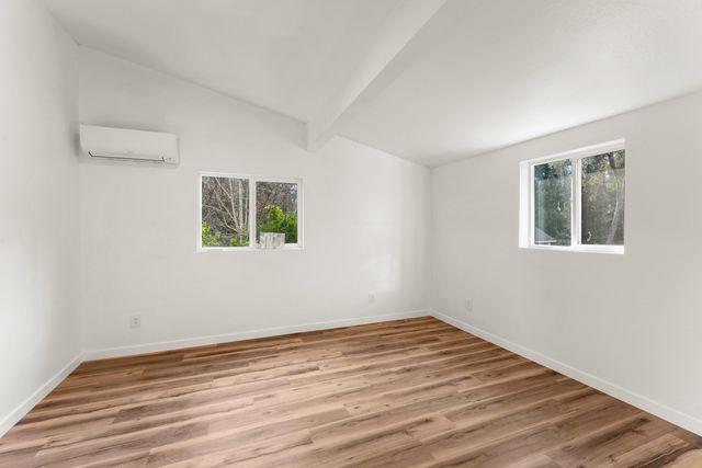 3237 De Woody Lane, Grants Pass, OR 97527