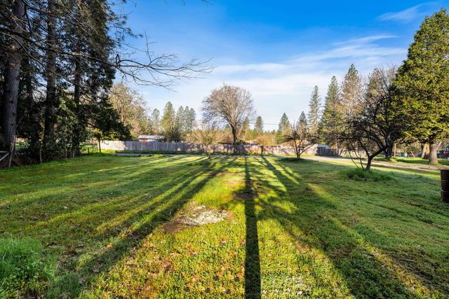 3237 De Woody Lane, Grants Pass, OR 97527