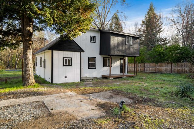 3237 De Woody Lane, Grants Pass, OR 97527