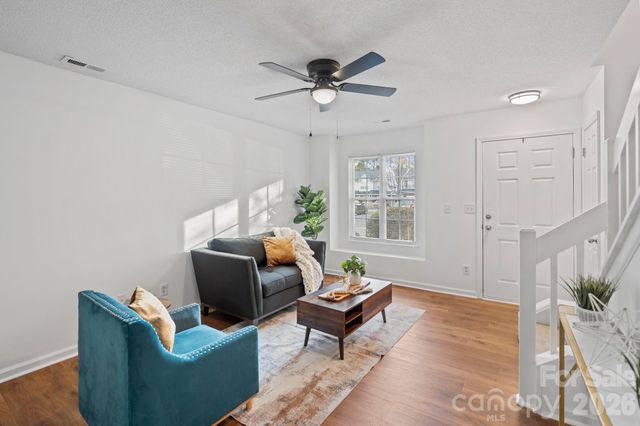 12318 Hennigan Place Lane, Charlotte, NC 28214