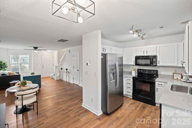 12318 Hennigan Place Lane, Charlotte, NC 28214