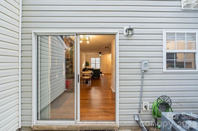 12318 Hennigan Place Lane, Charlotte, NC 28214