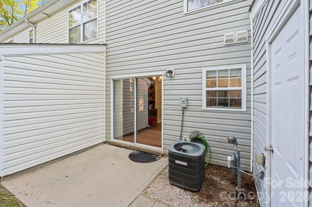 12318 Hennigan Place Lane, Charlotte, NC 28214