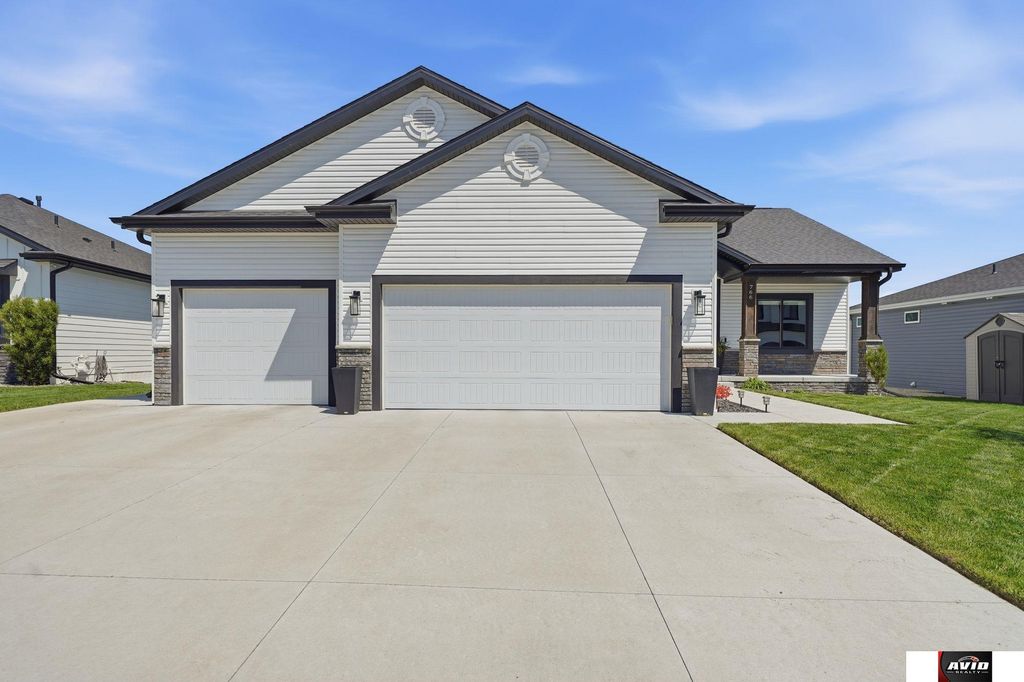 766 W Panorama Drive, Lincoln, NE 68523