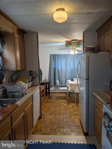 1514 CLOVER RD, Long Pond, PA 18334