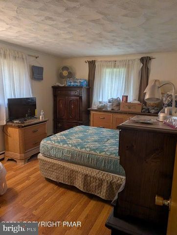 1514 CLOVER RD, Long Pond, PA 18334