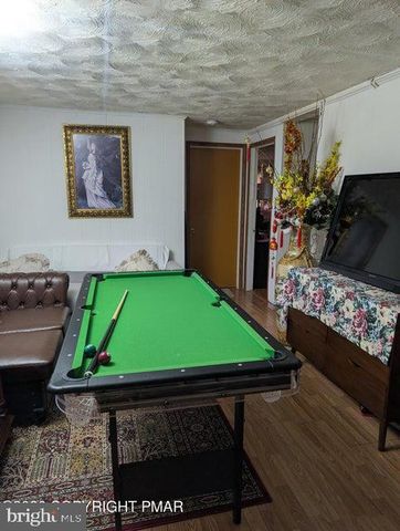1514 CLOVER RD, Long Pond, PA 18334