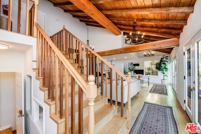 3323 N Knoll Drive, Los Angeles, CA 90068