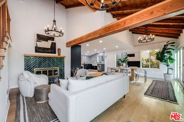 3323 N Knoll Drive, Los Angeles, CA 90068