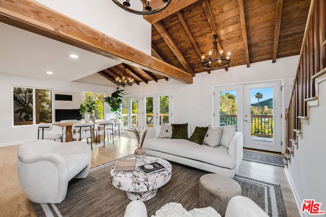 3323 N Knoll Drive, Los Angeles, CA 90068