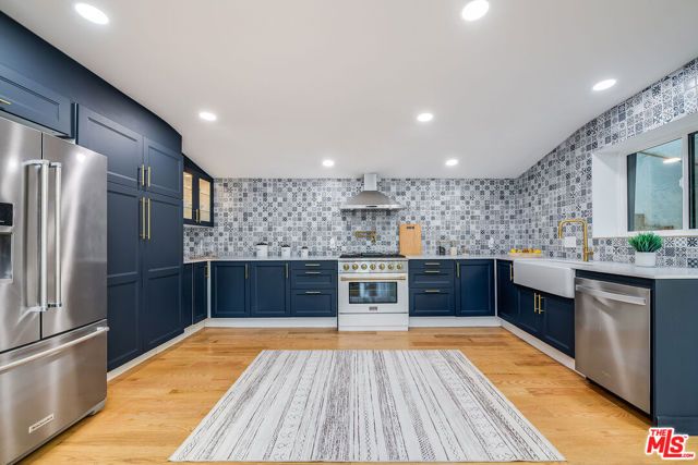 3323 N Knoll Drive, Los Angeles, CA 90068