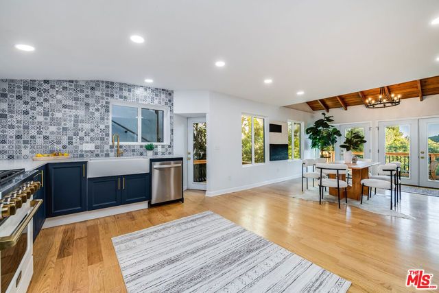 3323 N Knoll Drive, Los Angeles, CA 90068