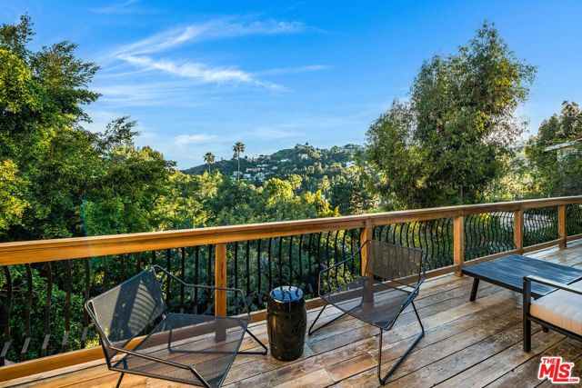 3323 N Knoll Drive, Los Angeles, CA 90068