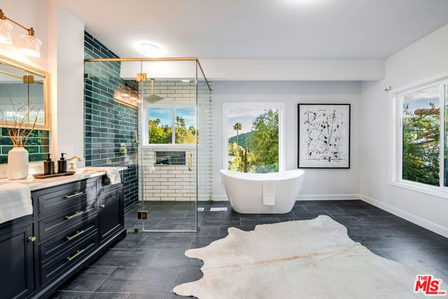 3323 N Knoll Drive, Los Angeles, CA 90068