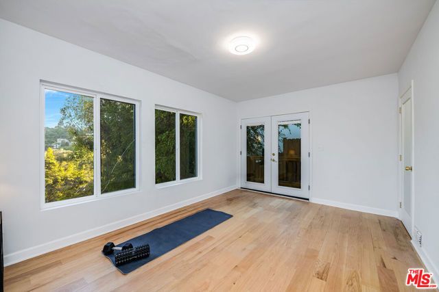 3323 N Knoll Drive, Los Angeles, CA 90068