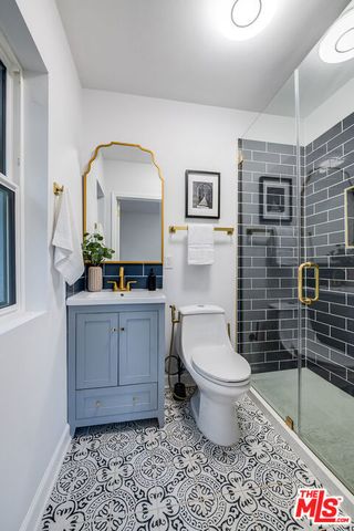 3323 N Knoll Drive, Los Angeles, CA 90068