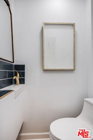 3323 N Knoll Drive, Los Angeles, CA 90068