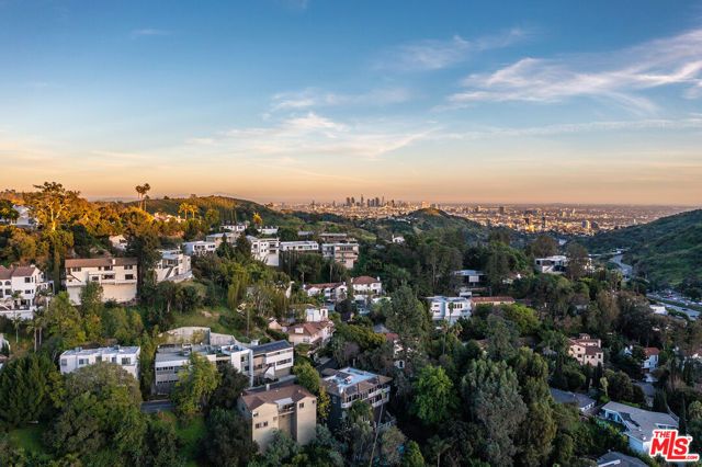 3323 N Knoll Drive, Los Angeles, CA 90068