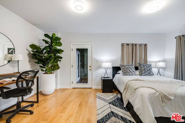 3323 N Knoll Drive, Los Angeles, CA 90068