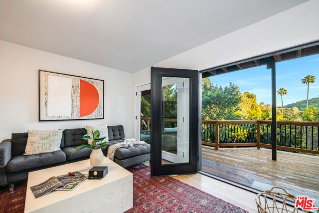 3323 N Knoll Drive, Los Angeles, CA 90068