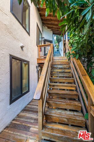 3323 N Knoll Drive, Los Angeles, CA 90068