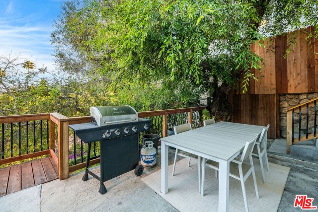 3323 N Knoll Drive, Los Angeles, CA 90068