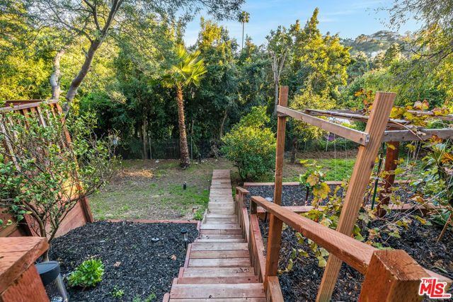 3323 N Knoll Drive, Los Angeles, CA 90068