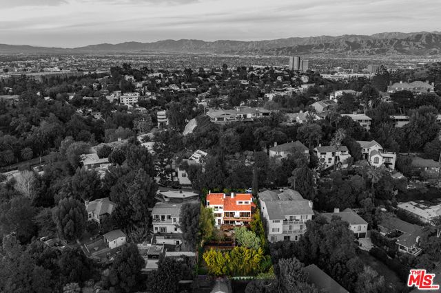 3323 N Knoll Drive, Los Angeles, CA 90068