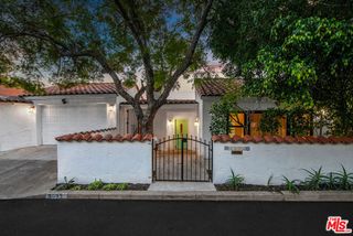 3323 N Knoll Drive, Los Angeles, CA 90068