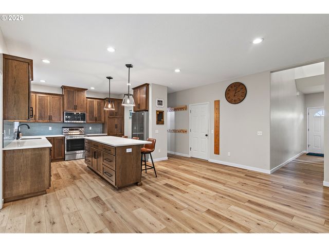 405 BLUE JAY Ave, Forest Grove, OR 97116