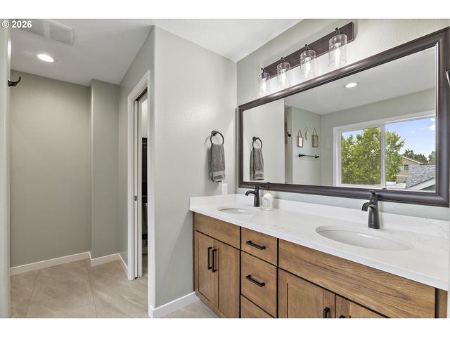 405 BLUE JAY Ave, Forest Grove, OR 97116